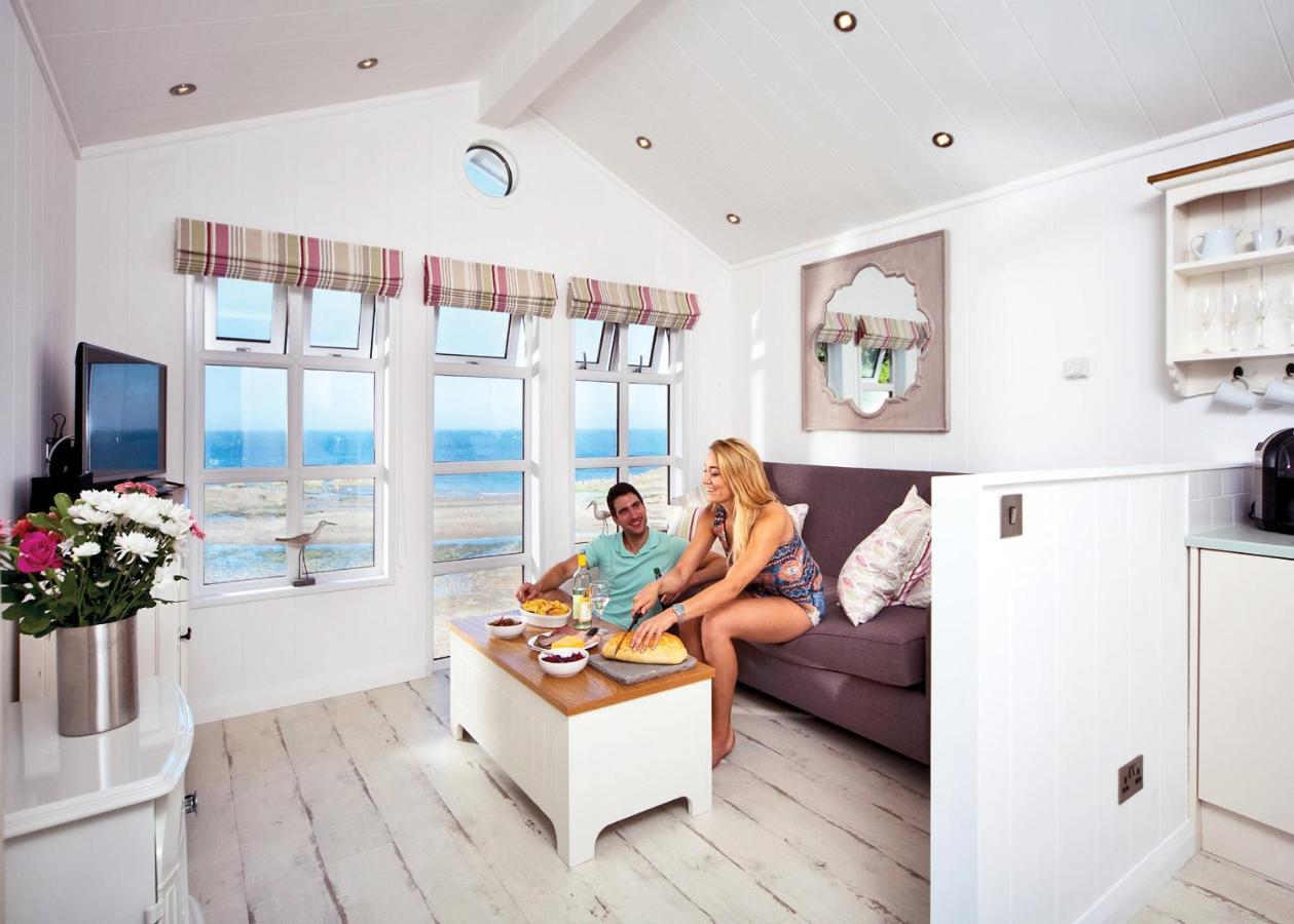 Beach Cove Coastal Retreat 伊尔弗勒科姆 外观 照片