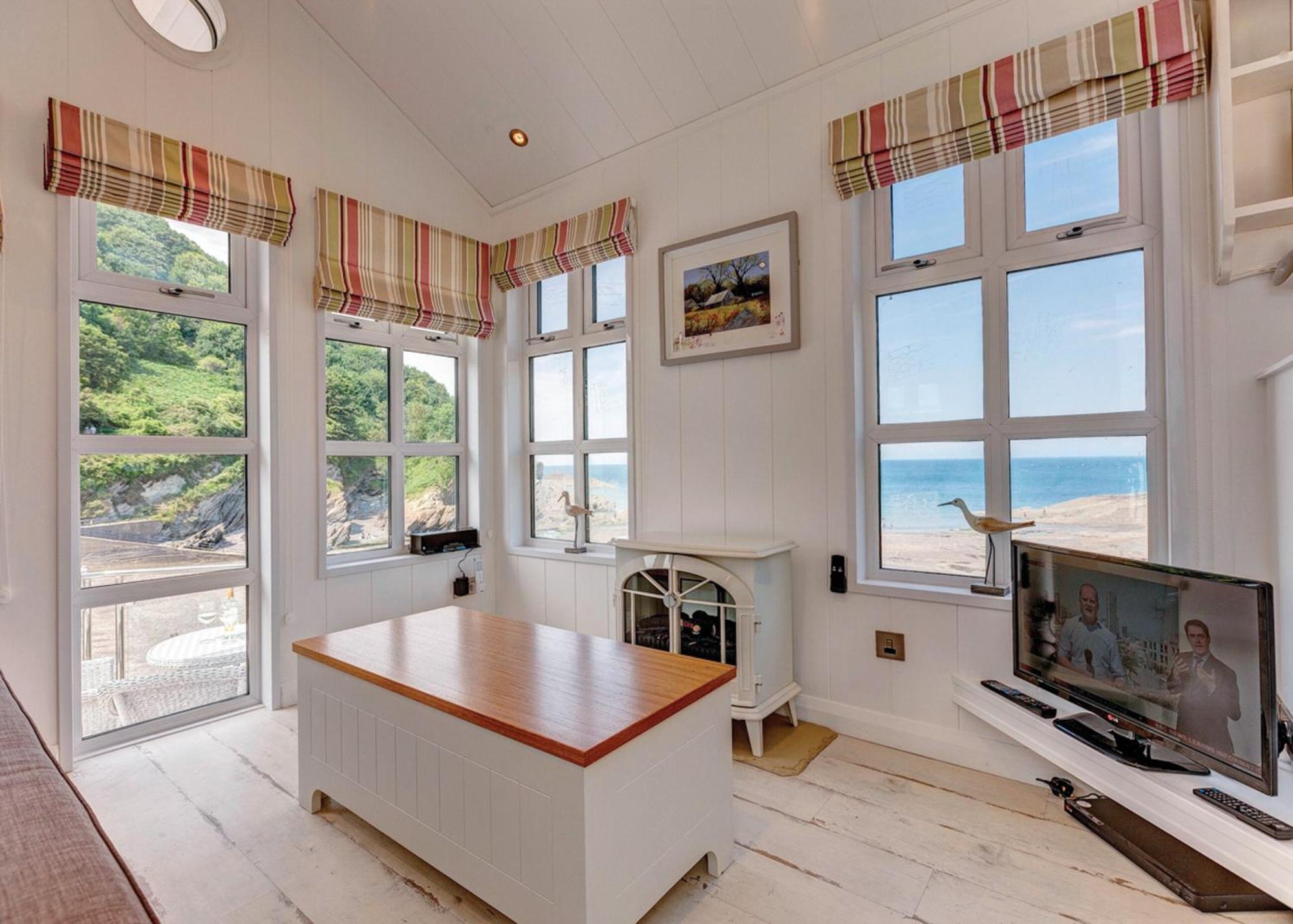 Beach Cove Coastal Retreat 伊尔弗勒科姆 外观 照片