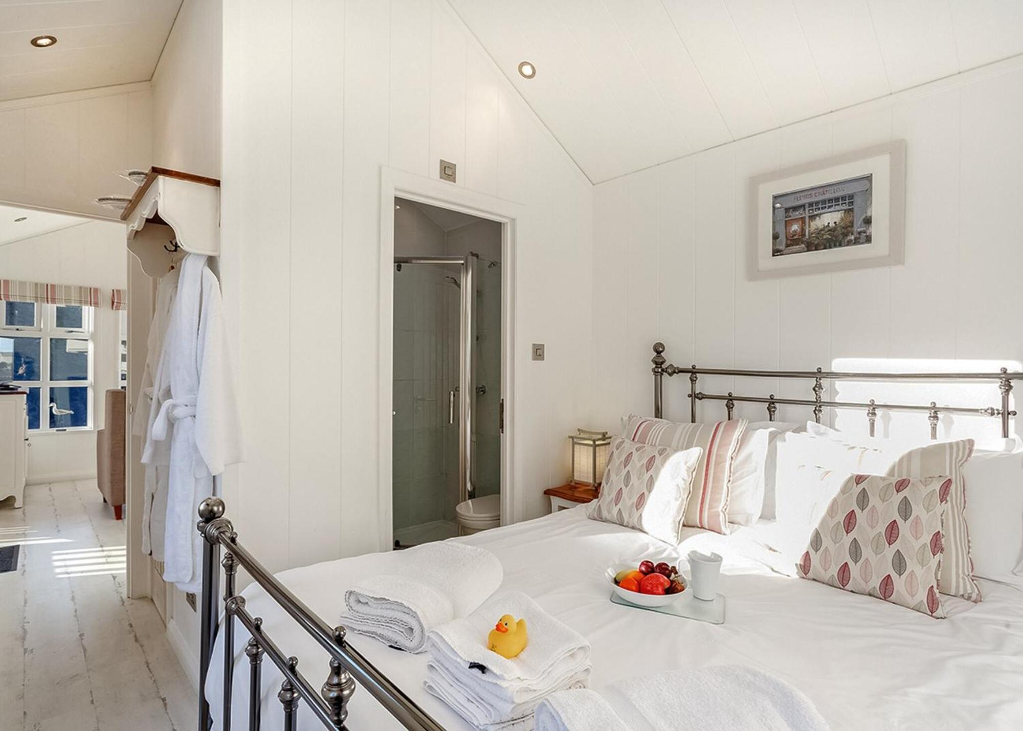 Beach Cove Coastal Retreat 伊尔弗勒科姆 客房 照片