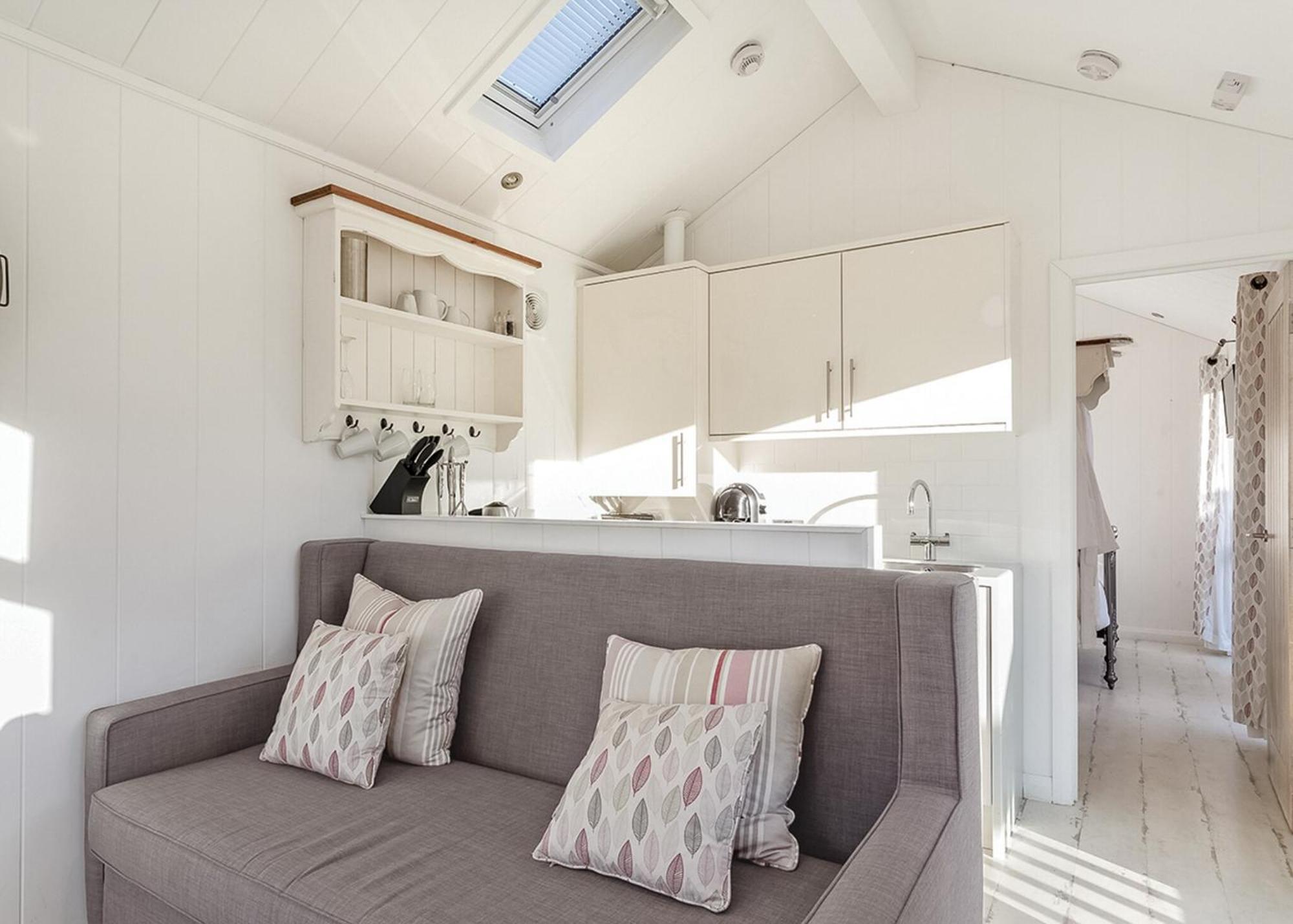 Beach Cove Coastal Retreat 伊尔弗勒科姆 客房 照片