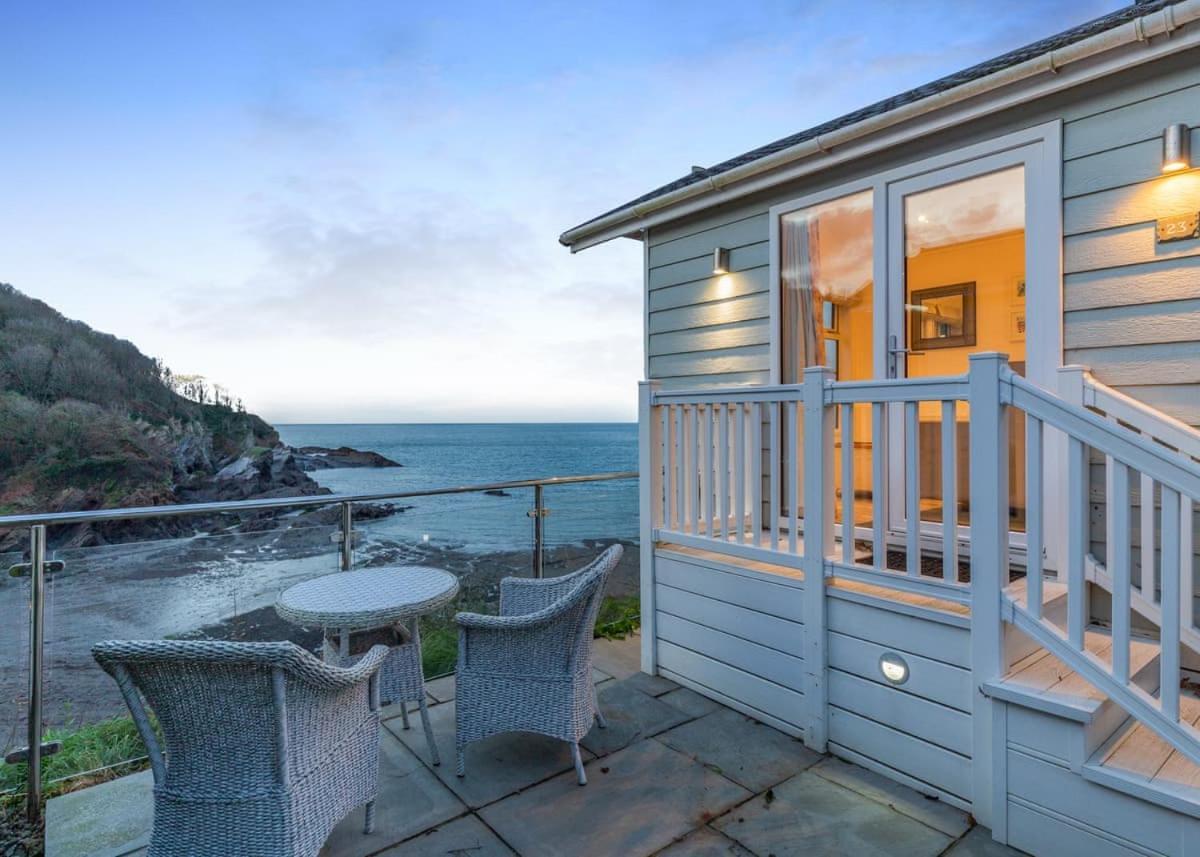 Beach Cove Coastal Retreat 伊尔弗勒科姆 外观 照片