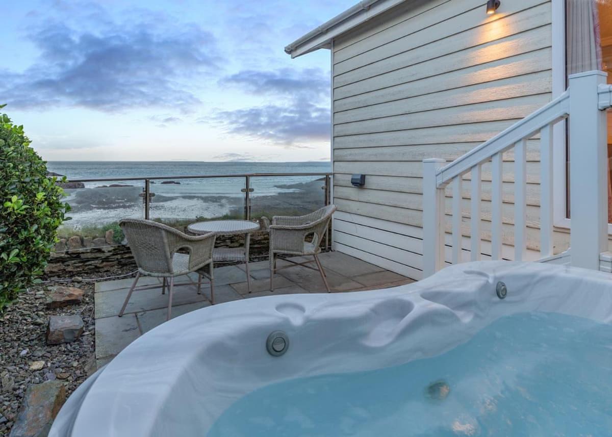 Beach Cove Coastal Retreat 伊尔弗勒科姆 外观 照片