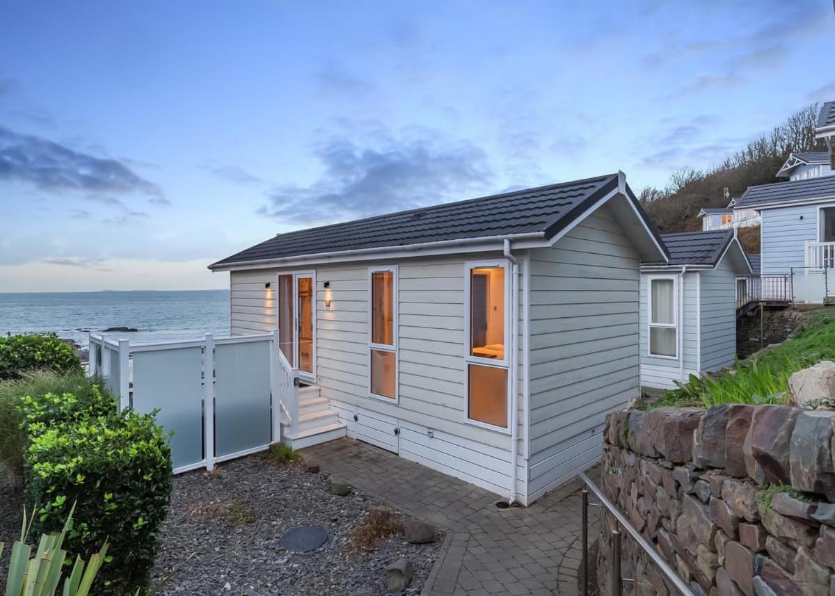 Beach Cove Coastal Retreat 伊尔弗勒科姆 外观 照片