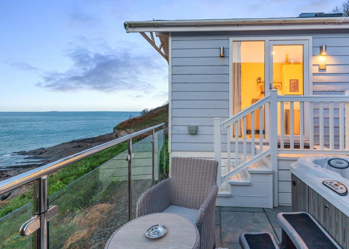 Beach Cove Coastal Retreat 伊尔弗勒科姆 外观 照片