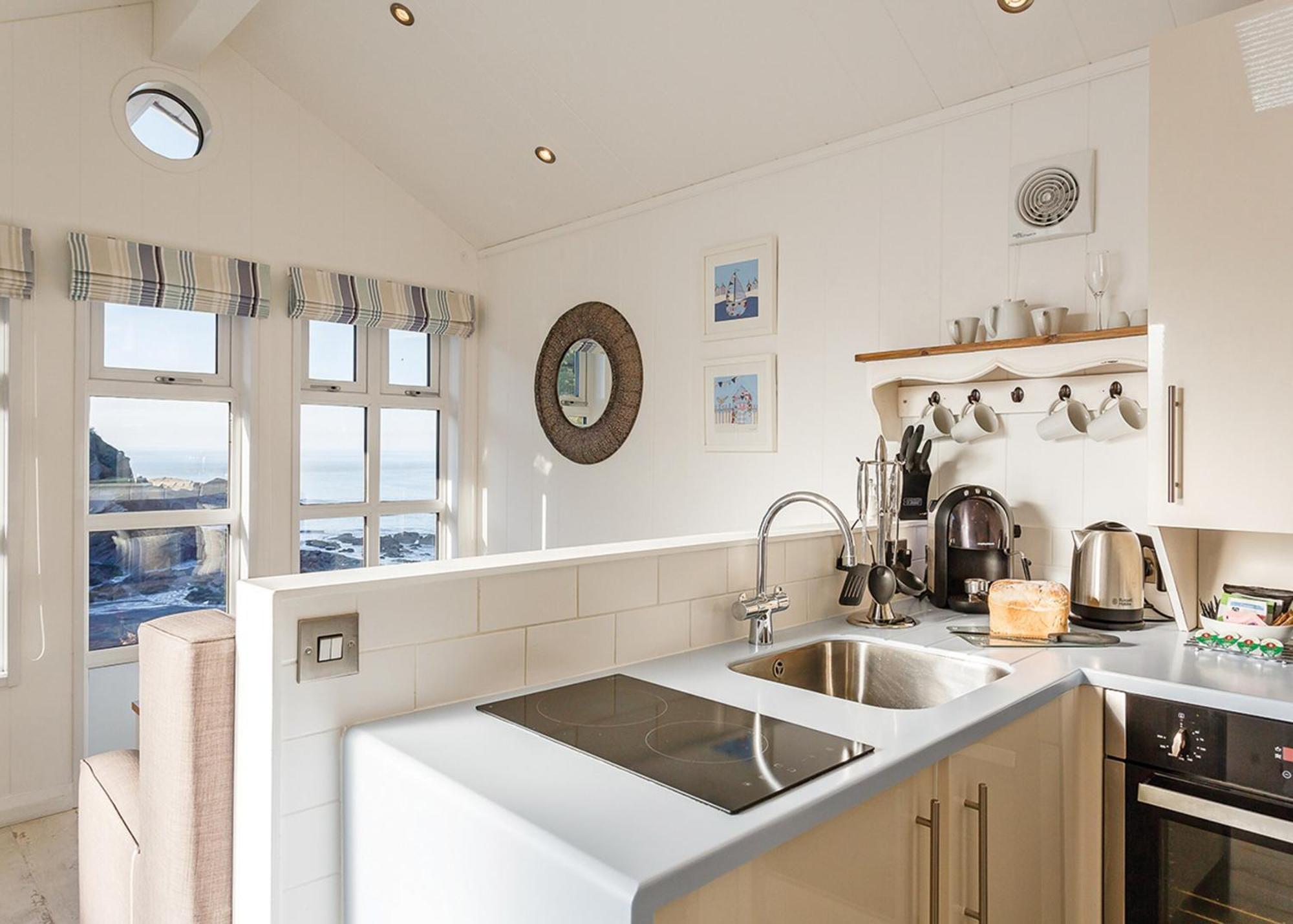 Beach Cove Coastal Retreat 伊尔弗勒科姆 客房 照片