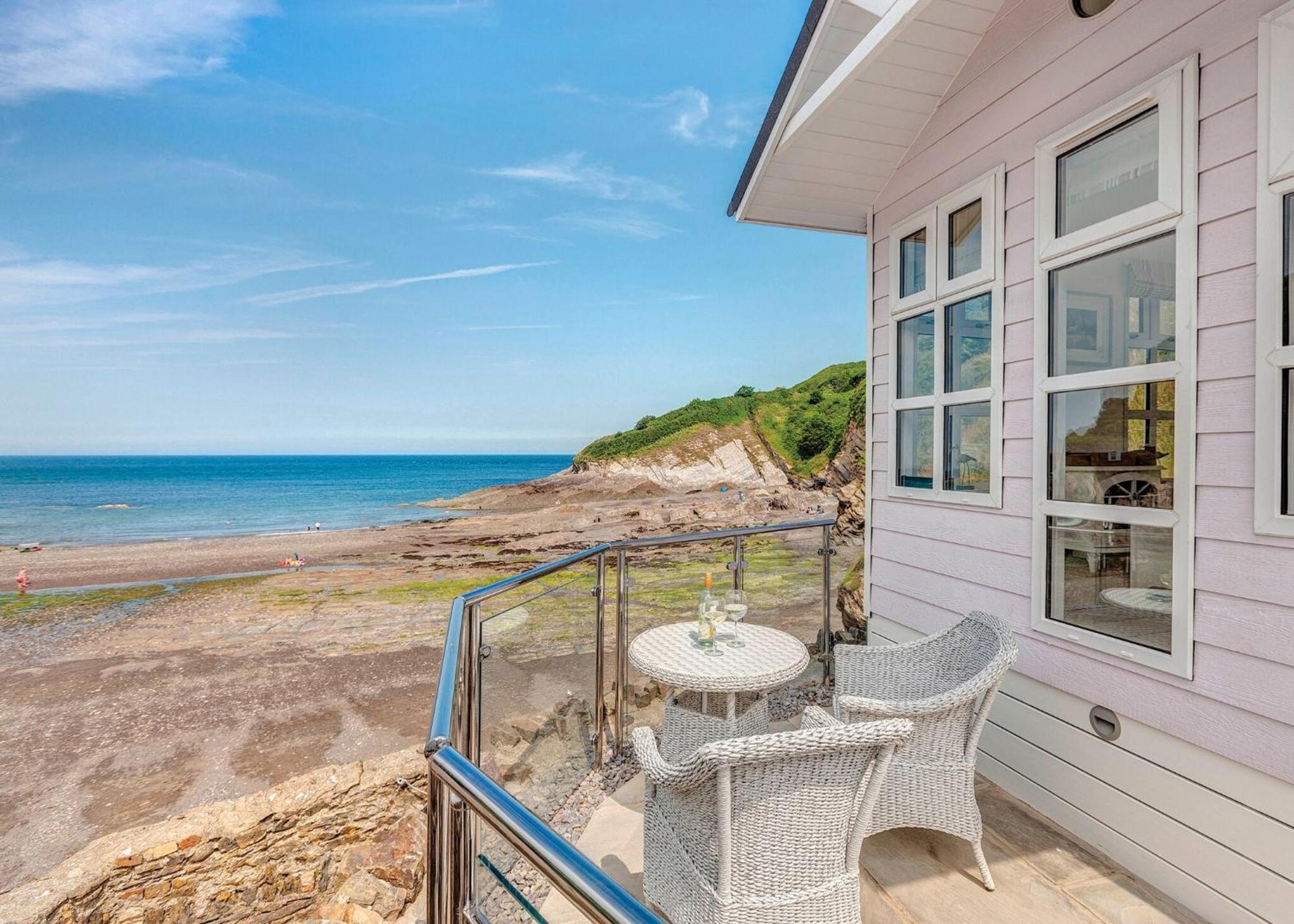 Beach Cove Coastal Retreat 伊尔弗勒科姆 客房 照片