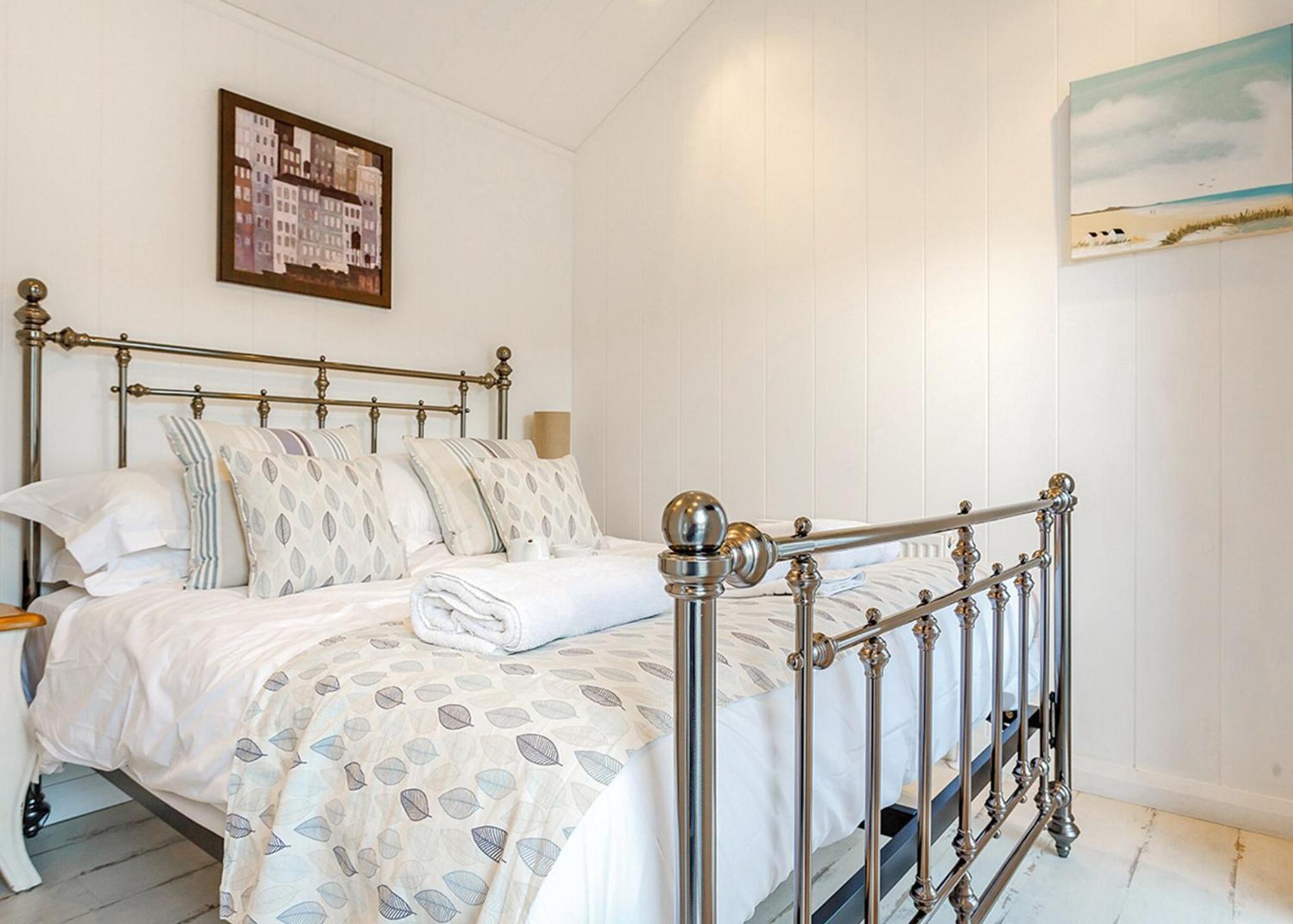 Beach Cove Coastal Retreat 伊尔弗勒科姆 客房 照片